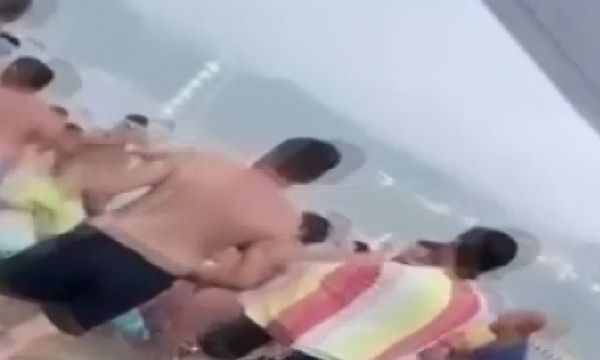 Plajda taciz dayağı!